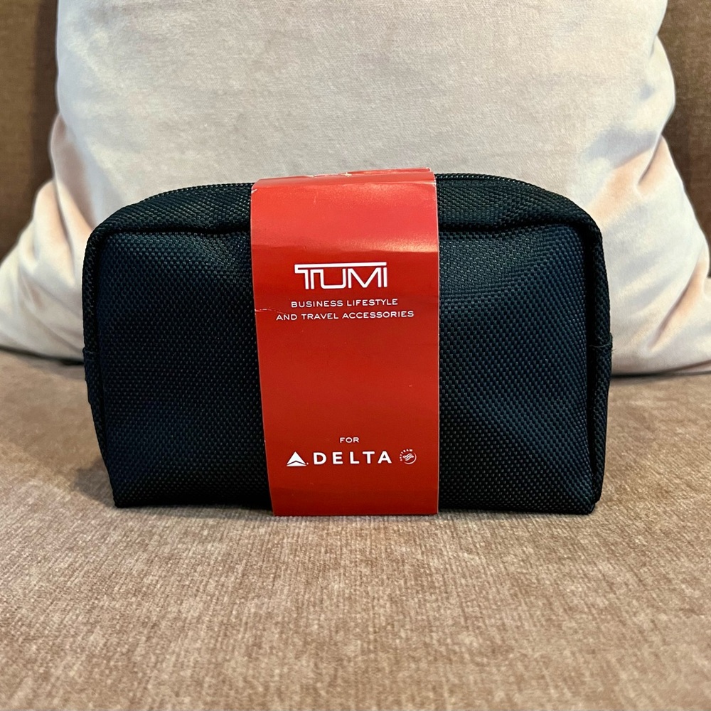 NWT Tumi for Delta Black Toiletry Bag